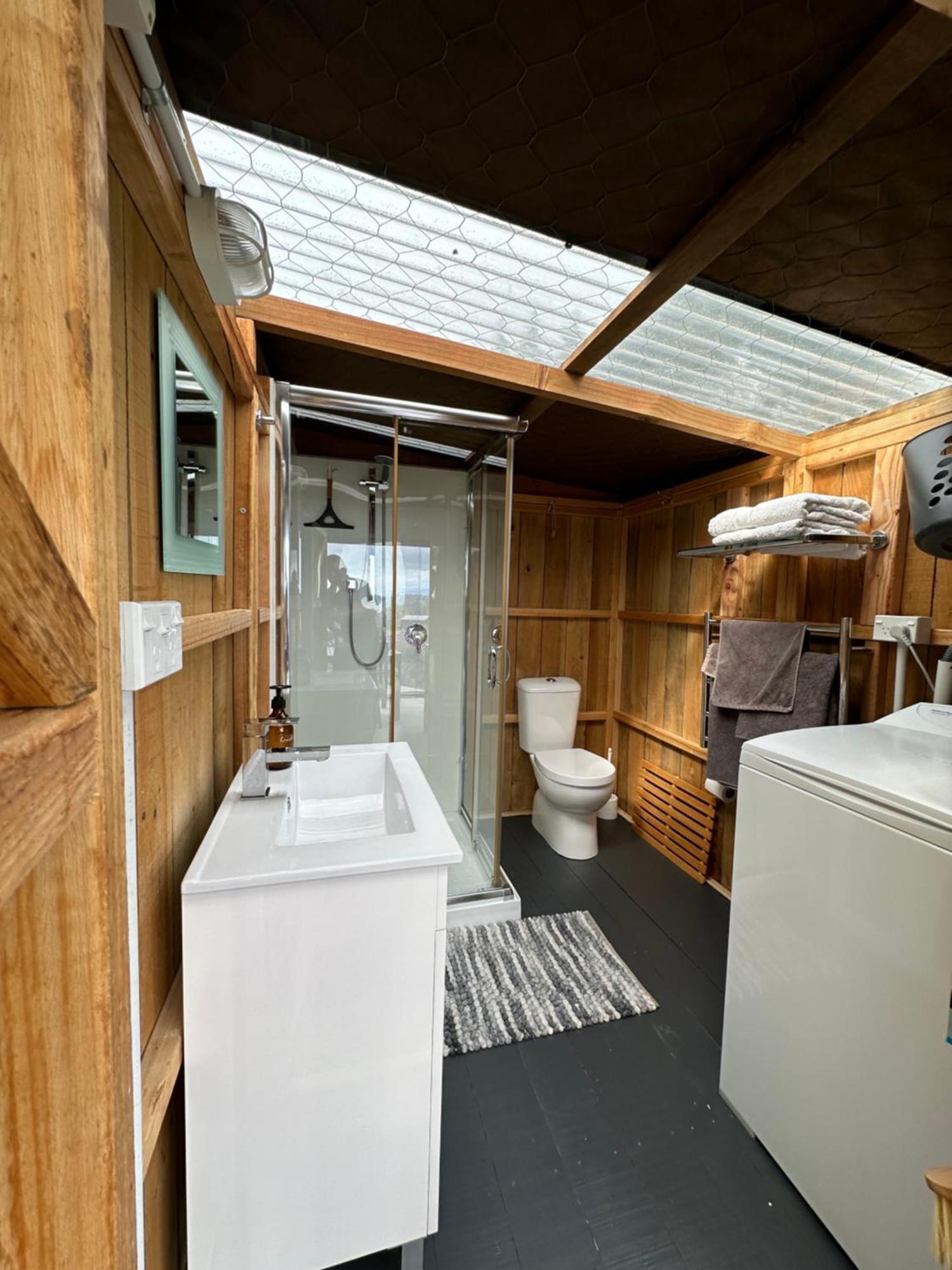 Mahana The Shed With A View 아파트 외부 사진